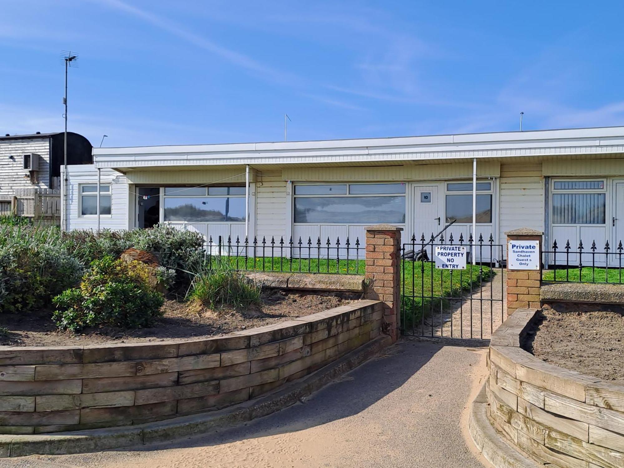 Sandhaven Beach Chalets South Shields Exterior photo